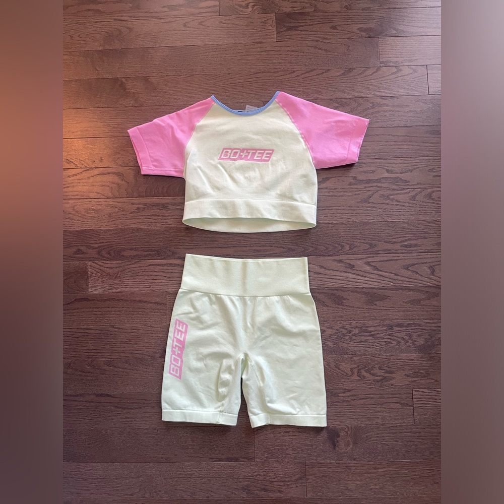 Gym Set - Crop Top and Shorts M